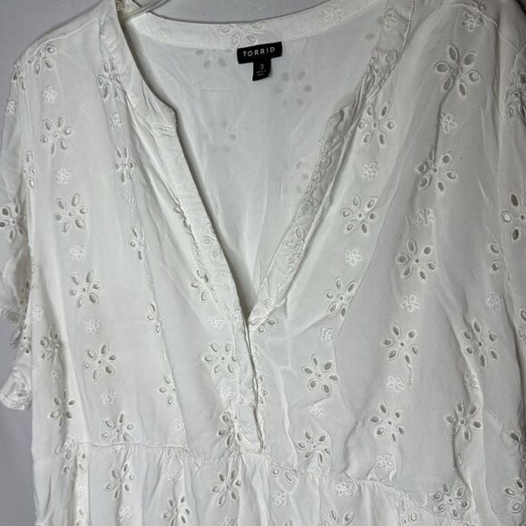 Torrid White Eyelet Babydoll Blouse. Size 3X. - Picture 6 of 11